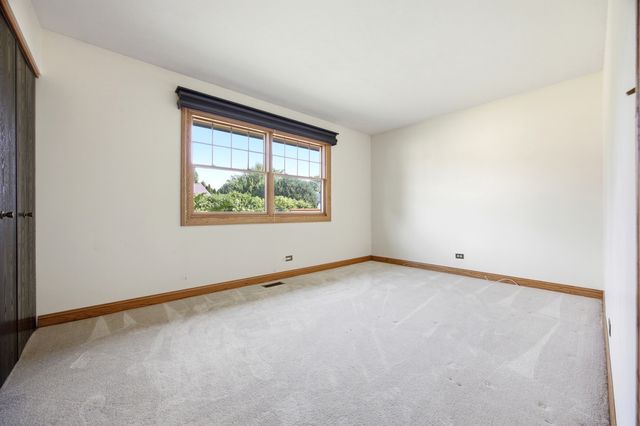 2122 Sherborn Lane, Schaumburg, IL 60193