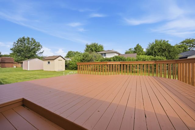 2122 Sherborn Lane, Schaumburg, IL 60193