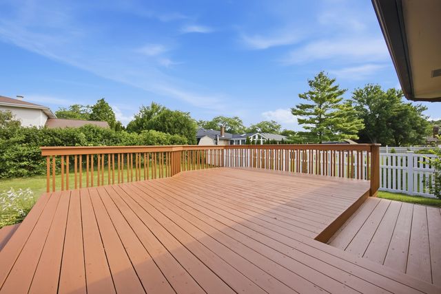 2122 Sherborn Lane, Schaumburg, IL 60193