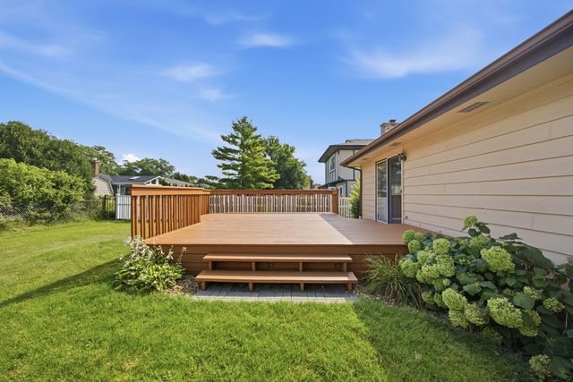 2122 Sherborn Lane, Schaumburg, IL 60193
