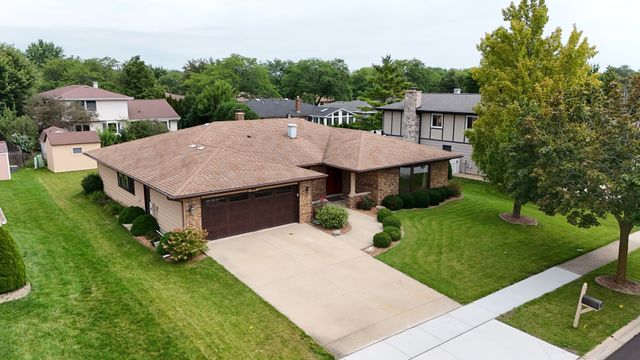 2122 Sherborn Lane, Schaumburg, IL 60193