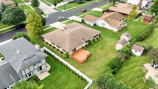 2122 Sherborn Lane, Schaumburg, IL 60193
