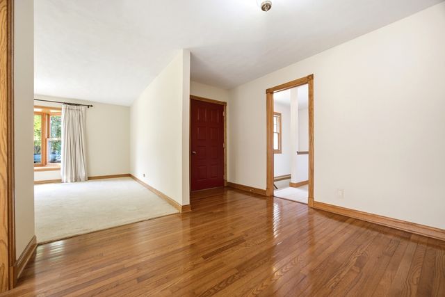 2122 Sherborn Lane, Schaumburg, IL 60193