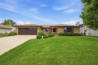 2122 Sherborn Lane, Schaumburg, IL 60193
