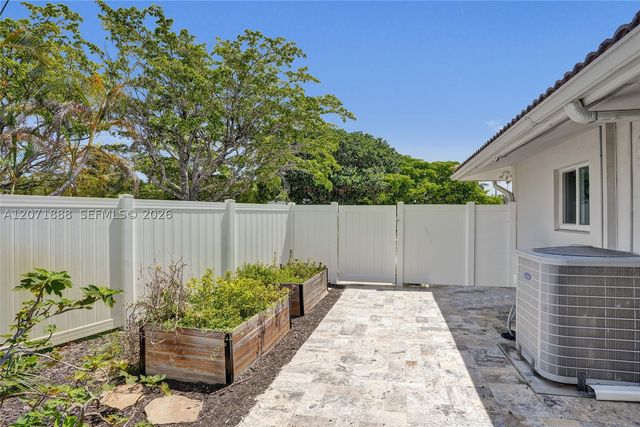 2615 NE 26th St, Fort Lauderdale, FL 33305