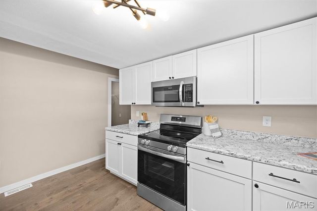 233 Sunset Drive, Belleville, IL 62223