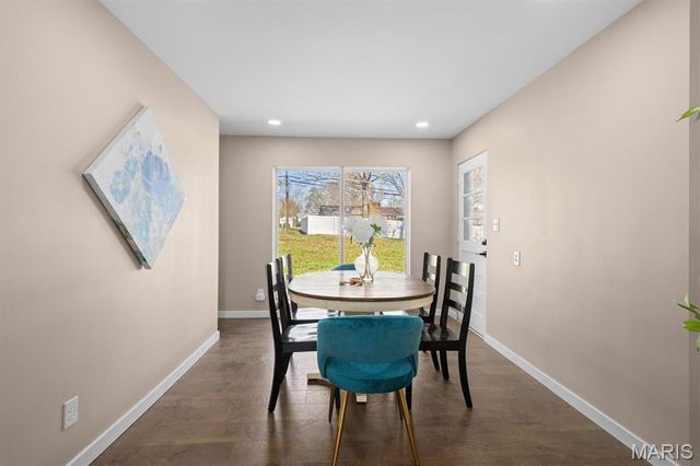 233 Sunset Drive, Belleville, IL 62223