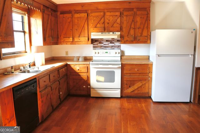 16 Laredo, Summerville, GA 30747