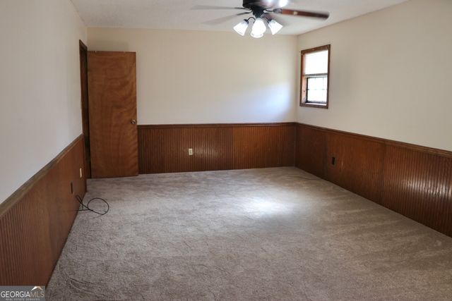 16 Laredo, Summerville, GA 30747