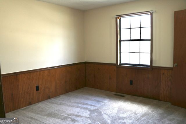 16 Laredo, Summerville, GA 30747