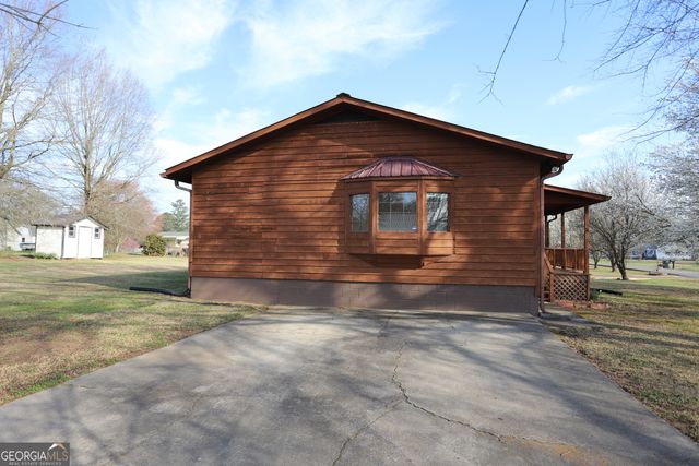 16 Laredo, Summerville, GA 30747