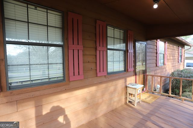 16 Laredo, Summerville, GA 30747