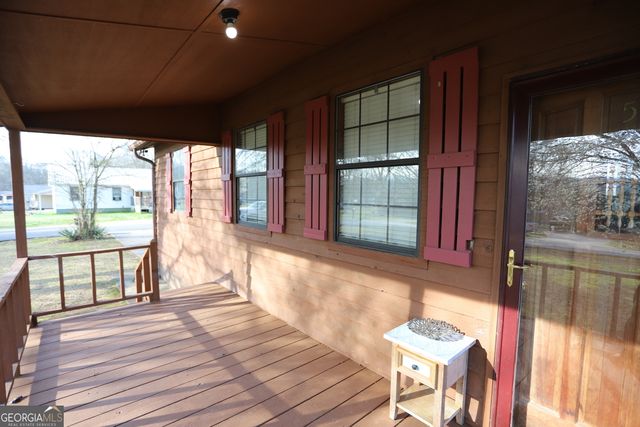 16 Laredo, Summerville, GA 30747