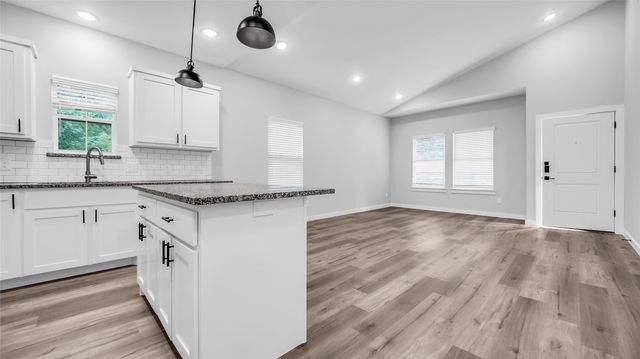 716 E Chestnut Street, Denison, TX 75021
