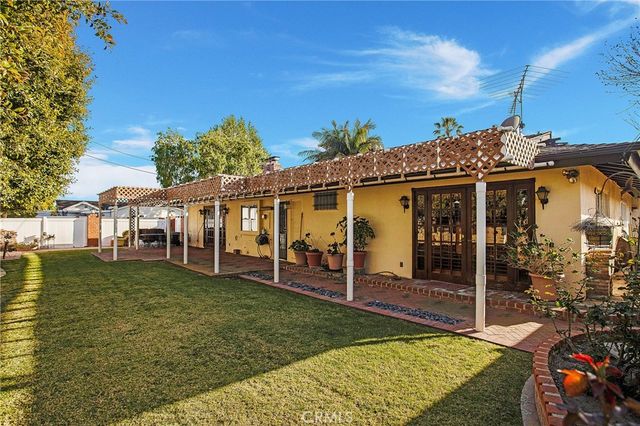 2968 Ceylon, Costa Mesa, CA 92626