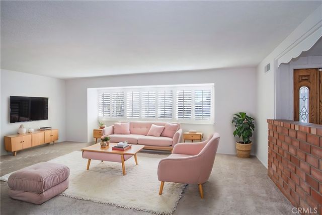2968 Ceylon, Costa Mesa, CA 92626