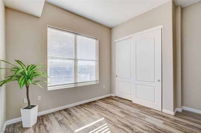 32 East Serene Avenue 302, Las Vegas, NV 89123