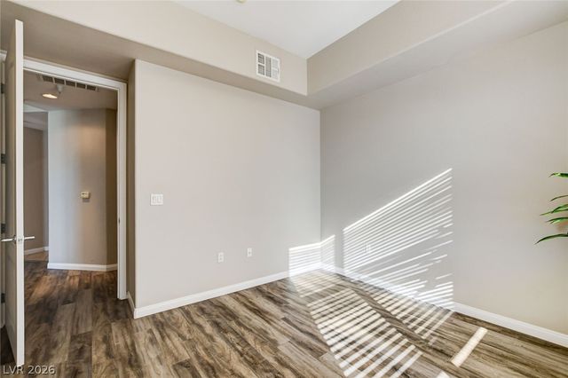 32 East Serene Avenue 302, Las Vegas, NV 89123