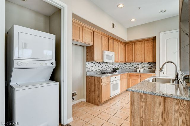 32 East Serene Avenue 302, Las Vegas, NV 89123