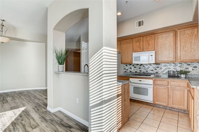 32 East Serene Avenue 302, Las Vegas, NV 89123
