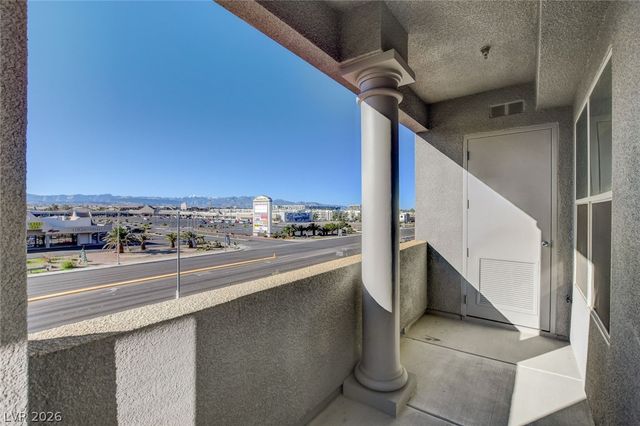 32 East Serene Avenue 302, Las Vegas, NV 89123