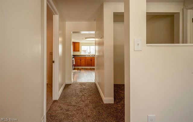 202 Cleveland Avenue E, Warren, OH 44483