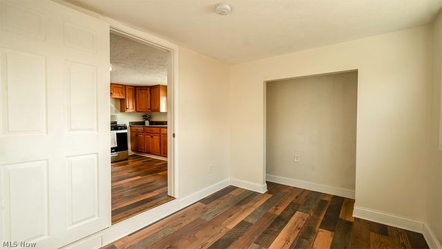 202 Cleveland Avenue E, Warren, OH 44483