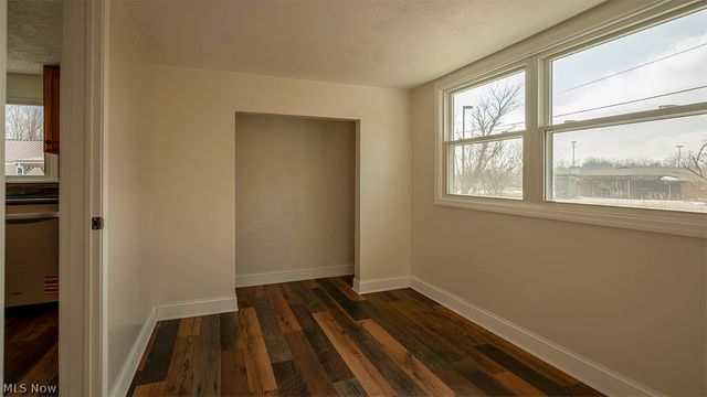 202 Cleveland Avenue E, Warren, OH 44483