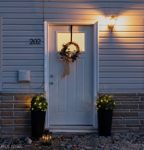 202 Cleveland Avenue E, Warren, OH 44483