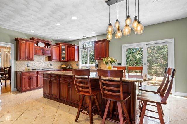 3 Archambault Way, Chelmsford, MA 01824