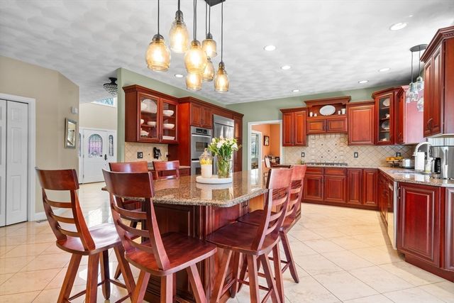 3 Archambault Way, Chelmsford, MA 01824