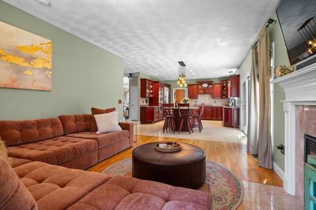 3 Archambault Way, Chelmsford, MA 01824