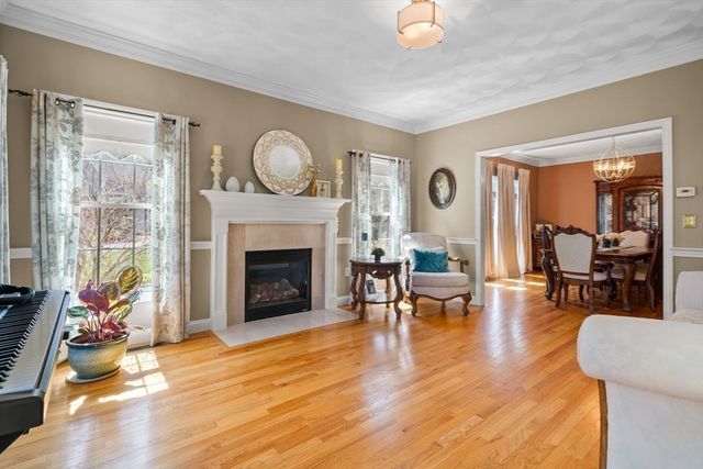 3 Archambault Way, Chelmsford, MA 01824