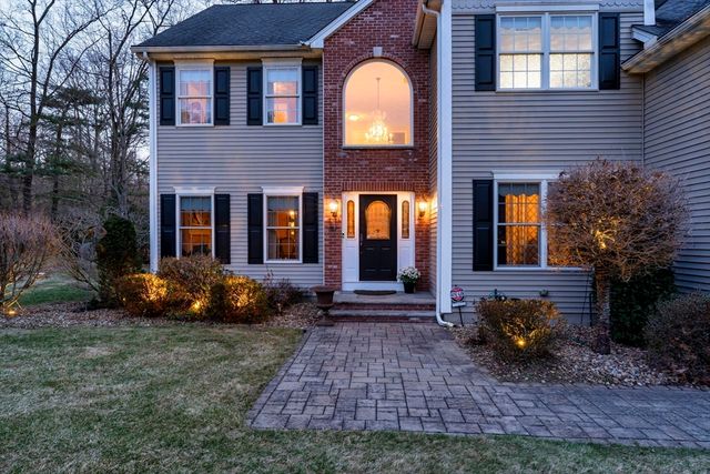 3 Archambault Way, Chelmsford, MA 01824