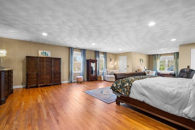 3 Archambault Way, Chelmsford, MA 01824