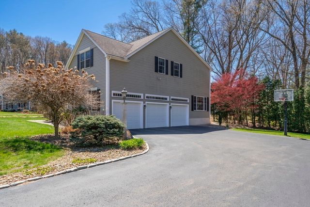 3 Archambault Way, Chelmsford, MA 01824