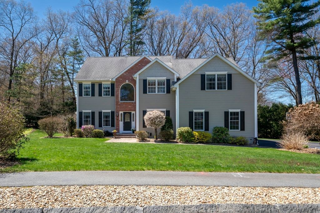 3 Archambault Way, Chelmsford, MA 01824