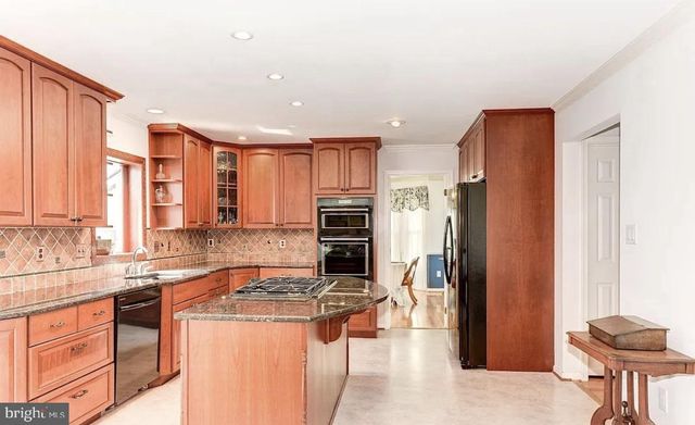 2618 IRON FORGE RD, Herndon, VA 20171