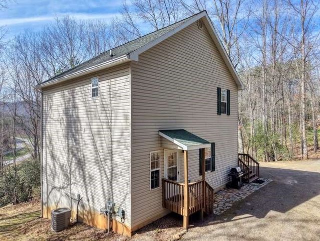 12192 W Us Hwy 64, Murphy, NC 28906