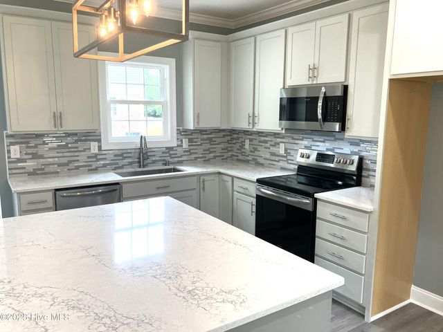 407 King Richard Court, Jacksonville, NC 28546