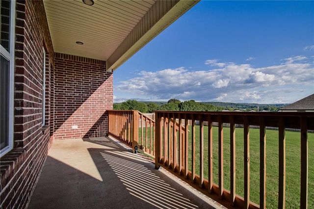 951 Sugar Loaf Street, Prairie Grove, AR 72753