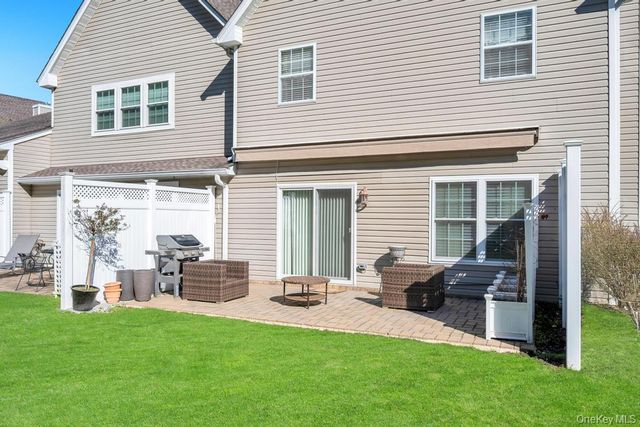 198 Erik Drive, East Setauket, NY 11733