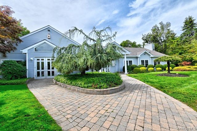 198 Erik Drive, East Setauket, NY 11733