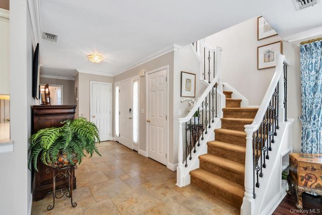 198 Erik Drive, East Setauket, NY 11733