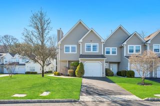 198 Erik Drive, East Setauket, NY 11733