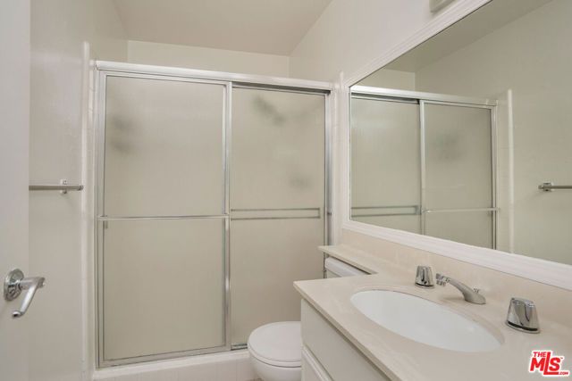 953 4th Street 300, Santa Monica, CA 90403