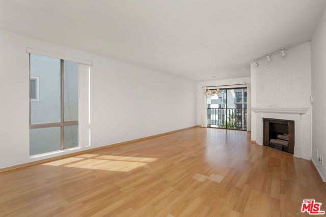 953 4th Street 300, Santa Monica, CA 90403