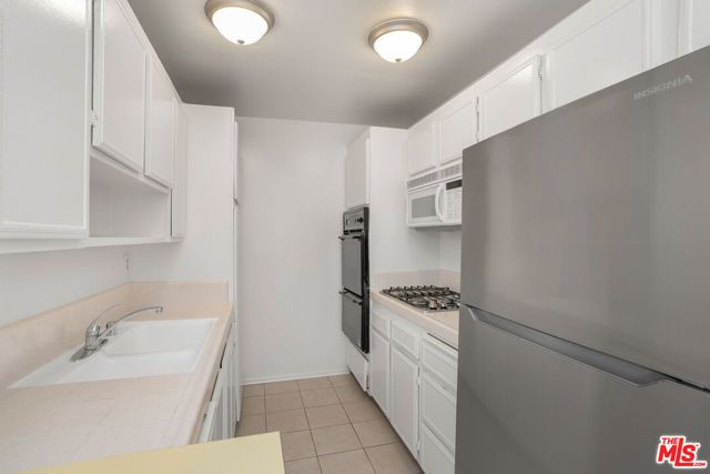 953 4th Street 300, Santa Monica, CA 90403
