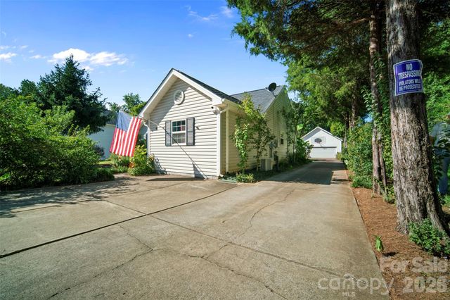 8721 Brookstead Meadow Court, Charlotte, NC 28215