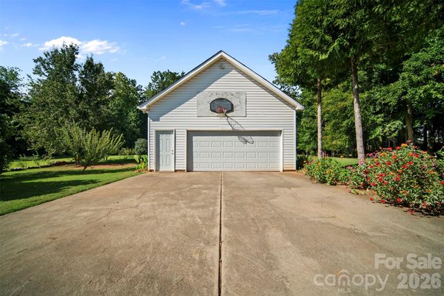 8721 Brookstead Meadow Court, Charlotte, NC 28215